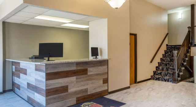 Super 8 by Wyndham Clinton, Reserva ahora Hotel Clinton 