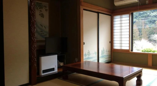 Minshuku Ryokan Kawai, Reserva ahora Hostal o pensión Hoteles en Shinshiro con aparcamiento, Aparcamiento