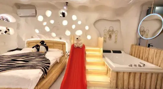 Люкс Luxury Qifentian Homestay (Harbin Central Street Baroque Style Street)