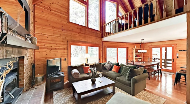 Herringbone Cabin 3 Bedrooms 2 Bathrooms Cabin