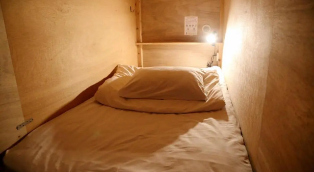 Кровать в общем номере Y Pub & Hostel Tottori
