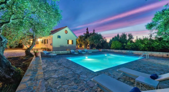 Вилла Olive Grove Villa