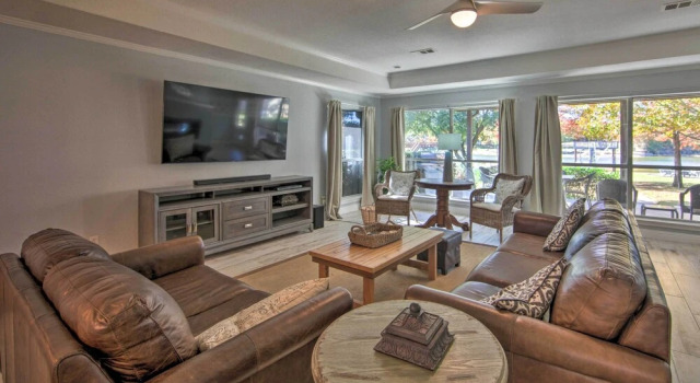 Lakefront Home w/ Dock in Mabank: Near Golfing!, Reserva ahora Hotel Enchanted Oaks Estados Unidos