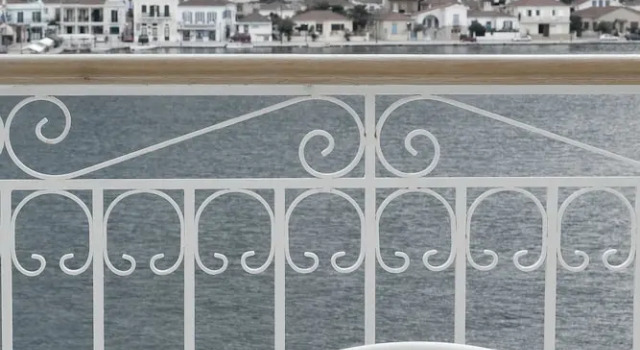 Полулюкс Perantzada Hotel 1811