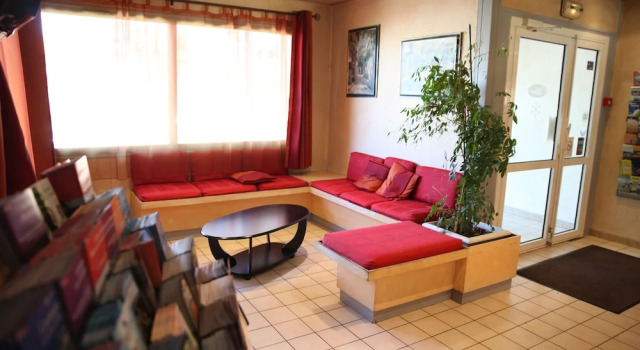 Crau Hotel, Забронировать Отель Отели Арля с парковкой, Парковка