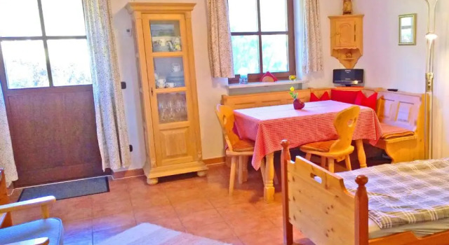 Gschwendtnerhof Hoffmann Appartement 9, Varaa Huoneisto Hotellit Baijeri pysäköinnillä, Pysäköinti