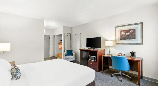 Четырёхместный номер Standard Comfort Inn Pocono Lakes Region