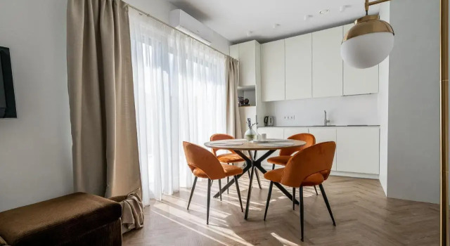 Sunshine Residence in Kunigiškės, Varaa Huoneisto Hotellit Klaipeda pysäköinnillä, Pysäköinti