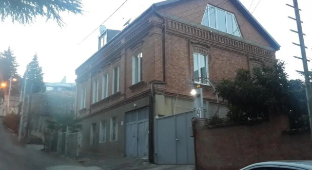 9 abasheli, Prenota Hotel Vake Tbilisi