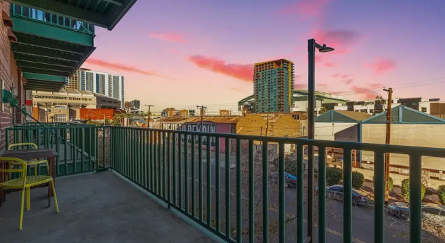 Апартаменты Stunning Phoenix Prime Urban Living
