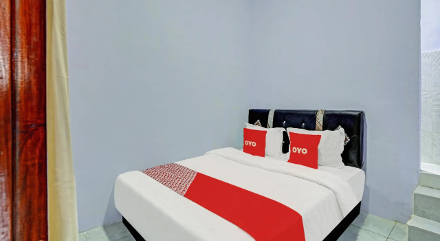 OYO 90604 Menara Sakti Syariah Homestay, Book Hotel Hotels in Probolinggo with Parking, Parking