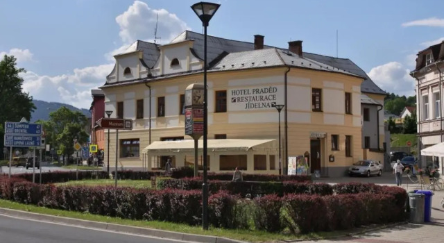 Hotel Praděd, Забронировать Отель Отели Оломоуцкий края с парковкой, Парковка