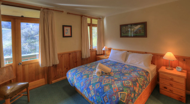 Candlelight Lodge, Забронировать Отель Отели Тредбо с парковкой, рядом с Snowgums Ski Lift, Парковка