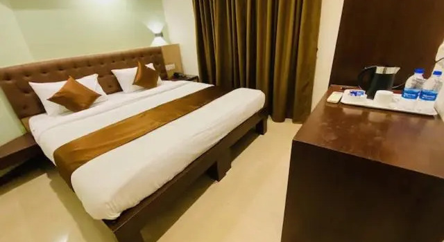 Люкс Deluxe Hotel Plaza Heights by RAK Rooms, Mangaluru