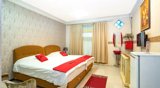 RedDoorz near RS Cikini
