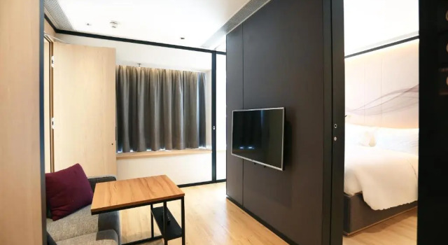 Номер Standard с видом на город CM+ Hotels and Serviced Apartments