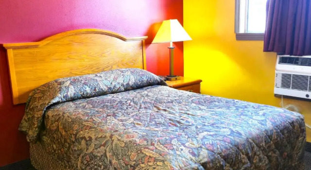 Двухместный номер Standard Relax Inn by OYO Sulphur Hwy 90