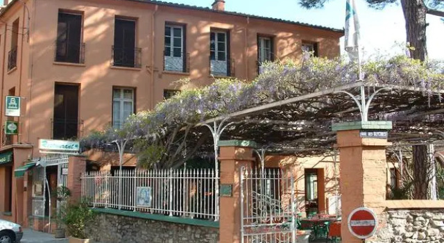 Hotel les Glycines, Rezerwuj Hotel Arles-sur-Tech Pyrénées-Orientales