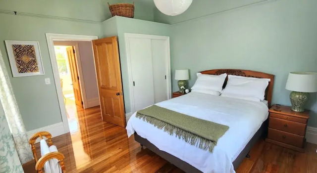 Rewa House ~ city home, 3 bedrooms, walk to CBD, Забронировать Дом для отпуска Виллы Крайстчёрч, рядом с Aoraki Polytechnic, Вилла