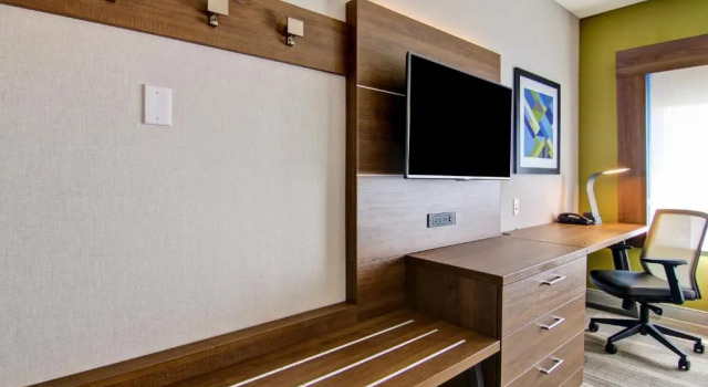 Номер Standard Holiday Inn Express Hotel & Suites Toronto - Markham by IHG