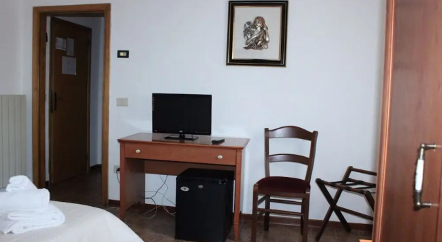 Baita Ristorante "La Croce", Prenota Hotel Abbadia San Salvatore Val d'Orcia