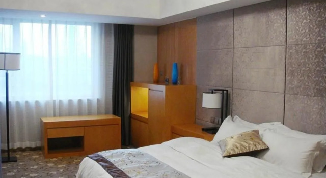 Xinmin Hotel, Rezerwuj Hotel Hotele 4-gwiazdkowe w Jilin, 4*