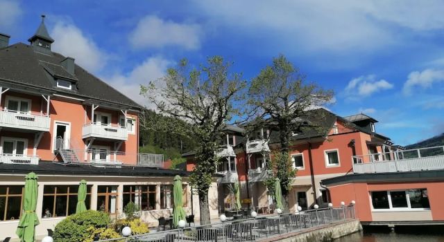 Четырёхместный номер Standard с балконом Strandhotel Burgstaller