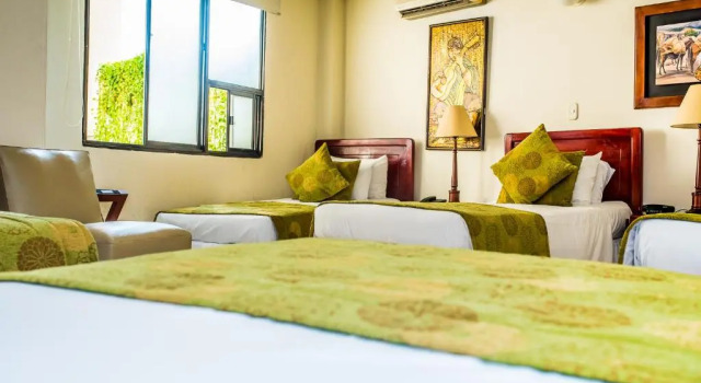 Четырёхместный номер Standard Hotel San Carlos