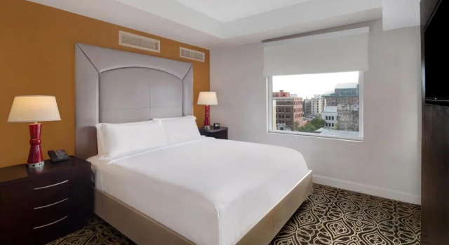 Двухместный номер The Sam Houston, Tapestry Collection by Hilton