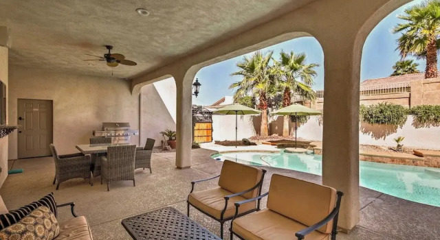 Коттедж < 2 Mi to Lake Havasu: Spacious Home w/ Patio!