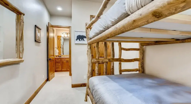 Vail Valley Views Hot Tub, Забронировать Дом для отпуска Отели Вейл с парковкой, Парковка