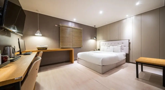 Tongyeong Hotel VOLE, Забронировать Отель Отели Кодже с парковкой, Парковка
