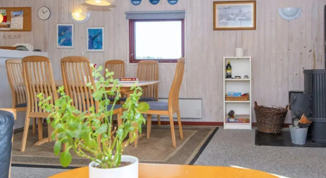 8 Person Holiday Home in Harboore, Забронировать Дом для отпуска Отели Limfjord с парковкой, Парковка