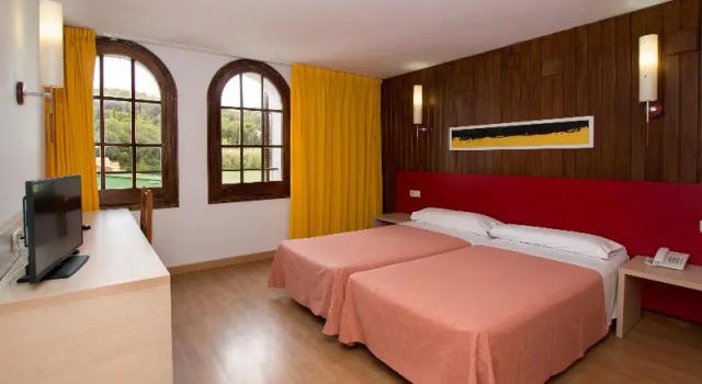Двухместный номер Standard с балконом Medplaya Aparthotel Sant Eloi