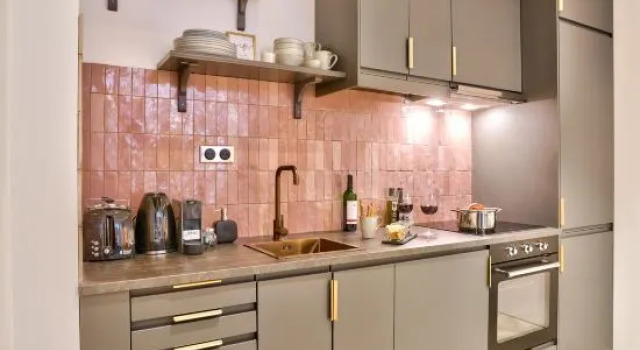 NEW! Eiffel Tour Splendid 2BR apt in Paris, Забронировать Отель Париж Иль-де-Франс, рядом с Пасси