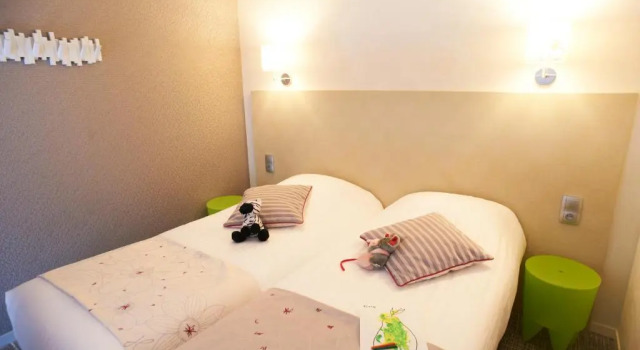 Семейный номер Standard Дуплекс Hotel Restaurant Du Parc Saumur Logis Elégance