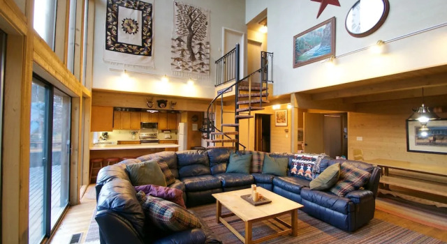 Storm Mountain Escape by Mount Majestic, Book Hotel Hoteller i Brighton med parkering, Parkering