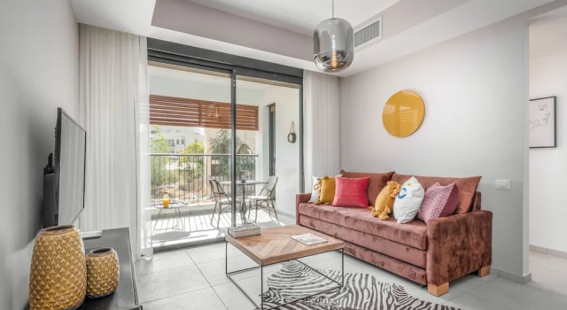 Stylish New 2BR Jaffa Near Setai Hotel, Забронировать Отель Отели Тель-Авива с парковкой, рядом с Пляж Альма, Парковка