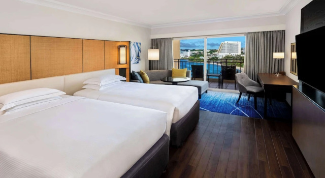 Двухместный номер Premier с балконом и с видом на сад Hilton Guam Resort & Spa