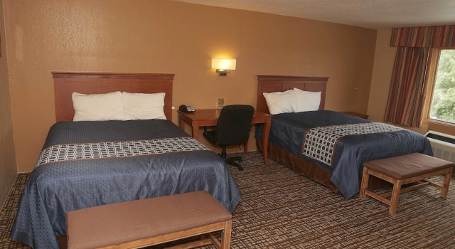 Четырёхместный номер Deluxe New World Inn