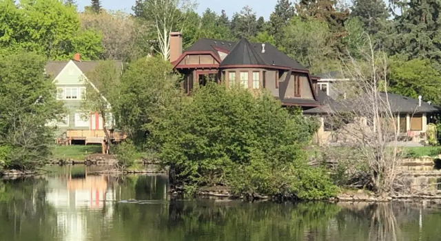 Коттедж с 3 комнатами Drake Park Villa