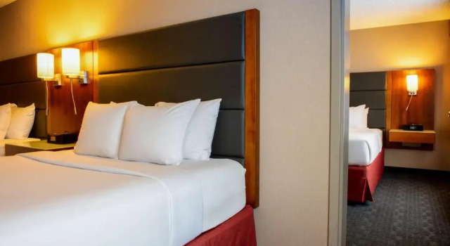 Двухместный номер Premium Radisson Hotel & Suites Fort McMurray