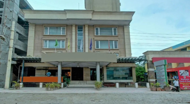 OYO 29639 Suvarna Resorts, Rezerwuj Hotel Hotele w Hassan z parkingiem, Parking