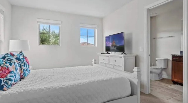 Pet Friendly Amazing 5 BR Sleeps 10, Book Feriehus Villaer i Florida, Villa