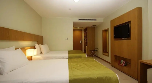 Naoum Express Brasilia, Rezervovat Hotel Monumental Axis 