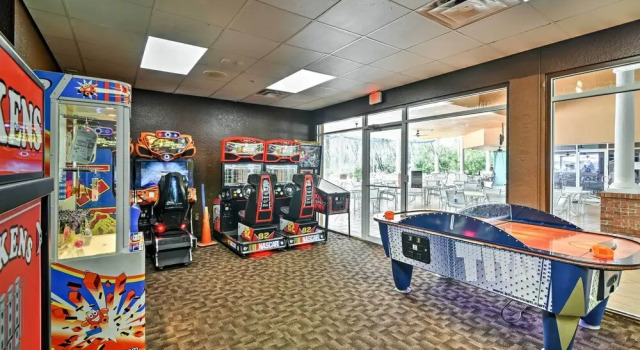 Апартаменты 7 Mi to Disney World: Condo w/ 2 Balconies + Pools