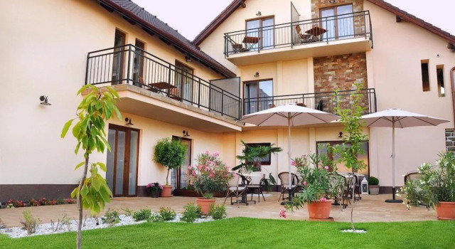 Barackvirág Apartmanház