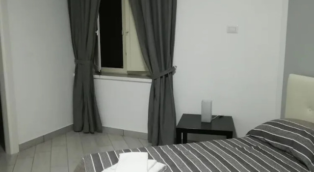 Neapolis center, Забронировать Отель Отели Неаполя с парковкой, рядом с Ospedale degli Incurabili, Парковка