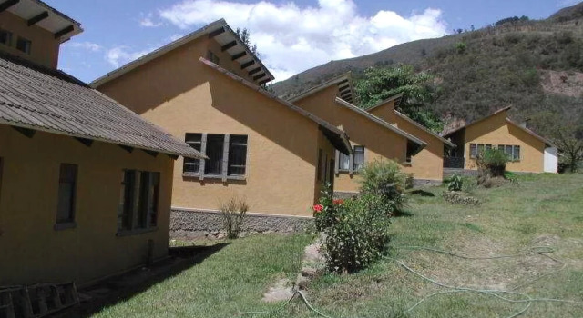 San Bartolome, Boek Hotel Yanacachi 