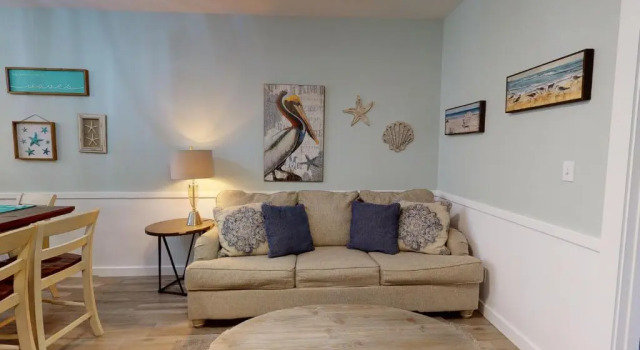 BC106 Stay and play at Twisted Pelican, this cozy home steps from all of the activities in Port A